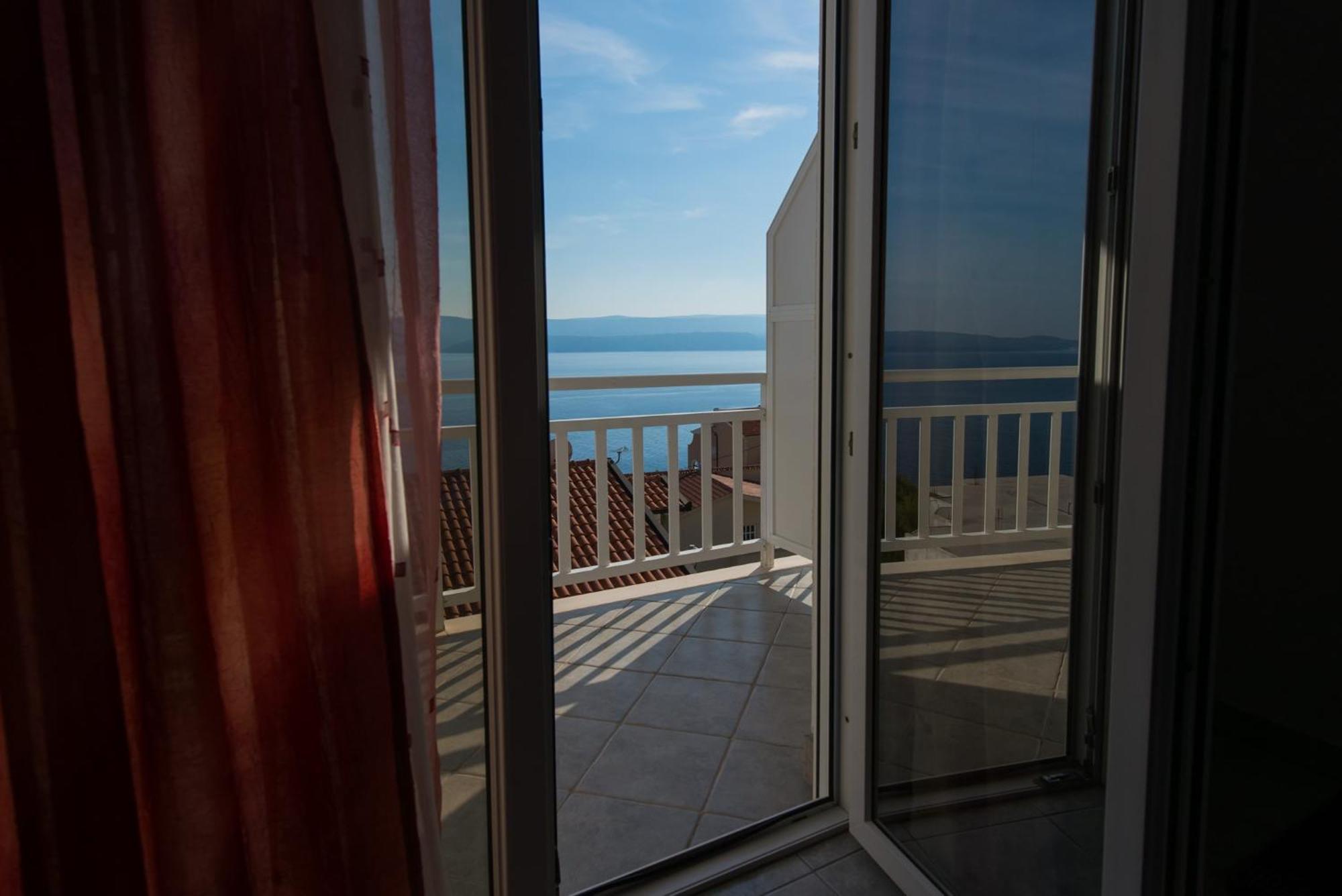 Bed And Breakfast Pero 3 Min Walk To The Beach Lokva Rogoznica Exterior foto